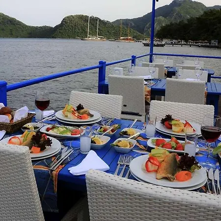 Hotel Labranda Mares *